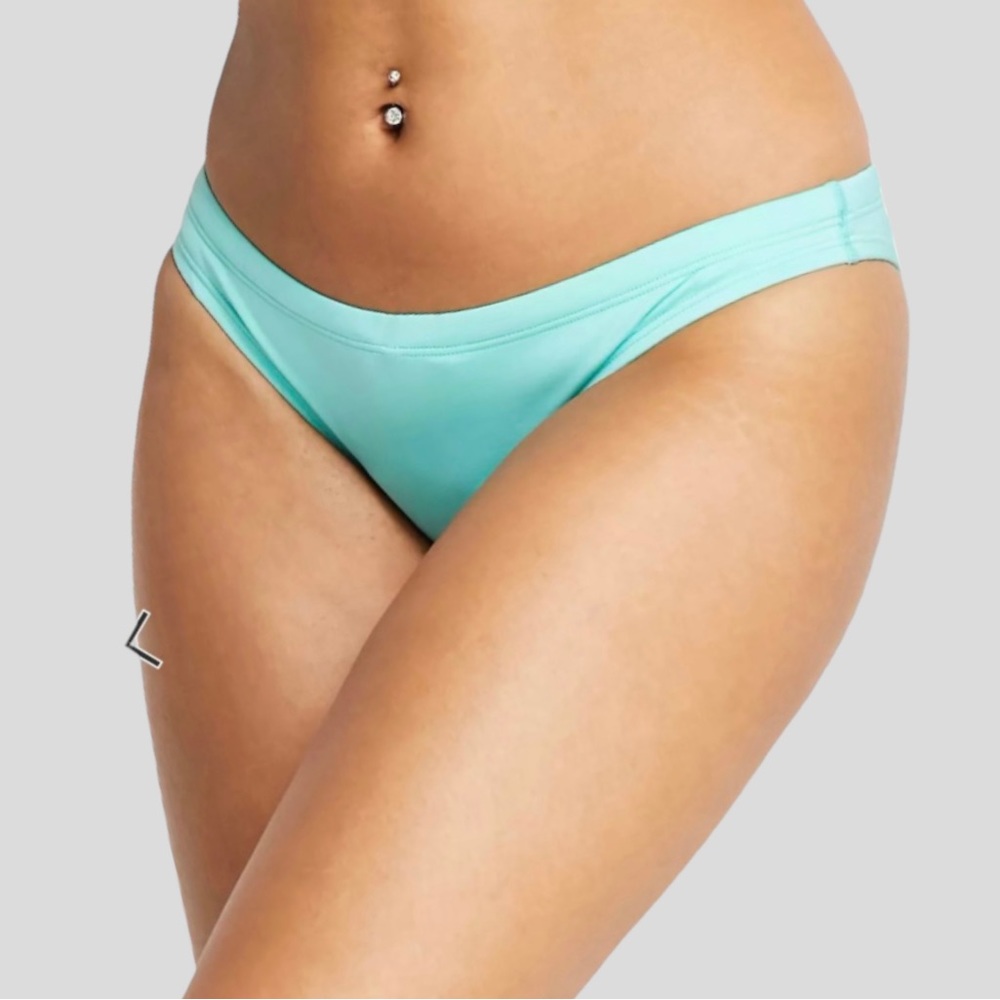 NWOT- Nike Swimming Essentials race back bikini bottoms Colour: GREEN Size:XS